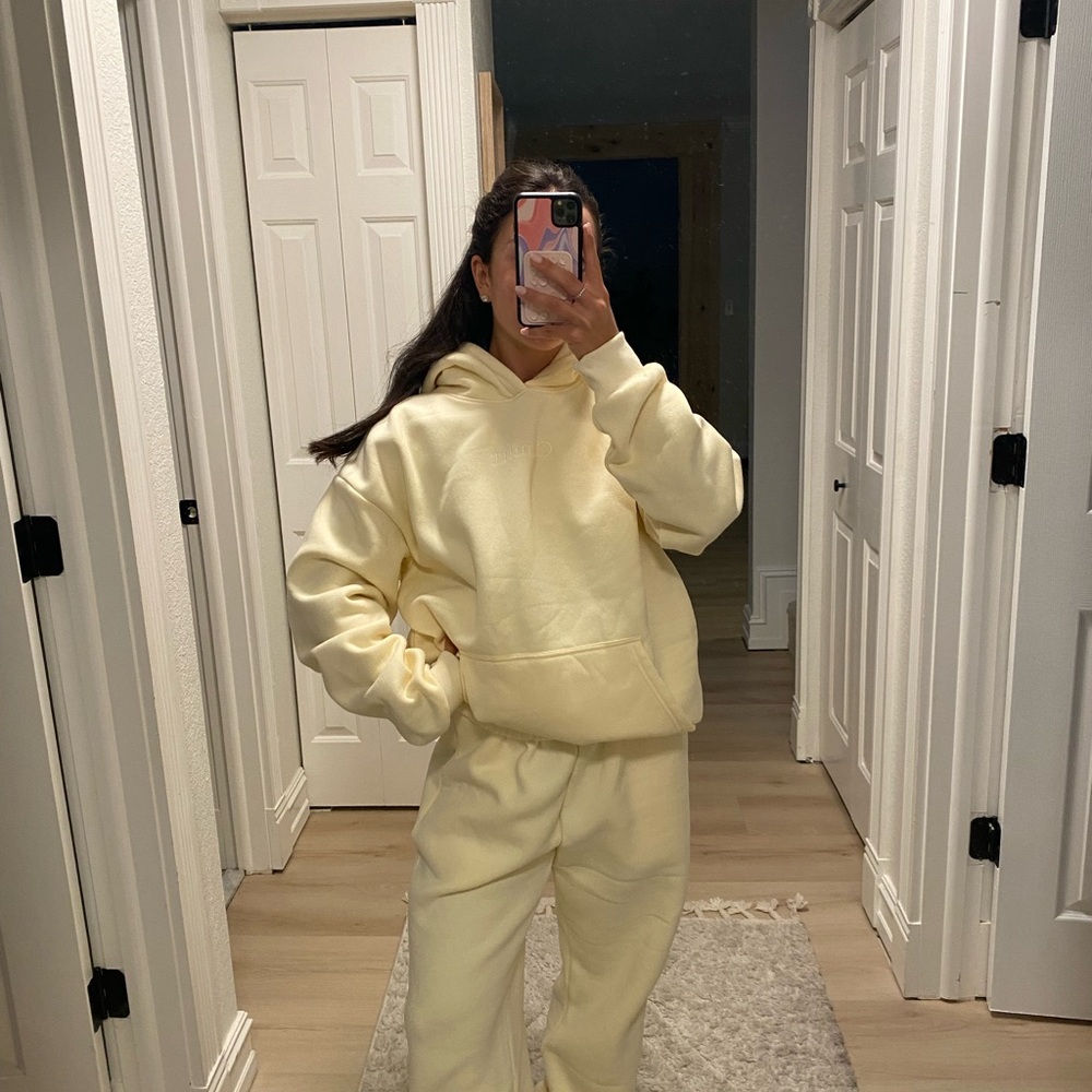 Comfrt Hoodie and Sweatpants Set